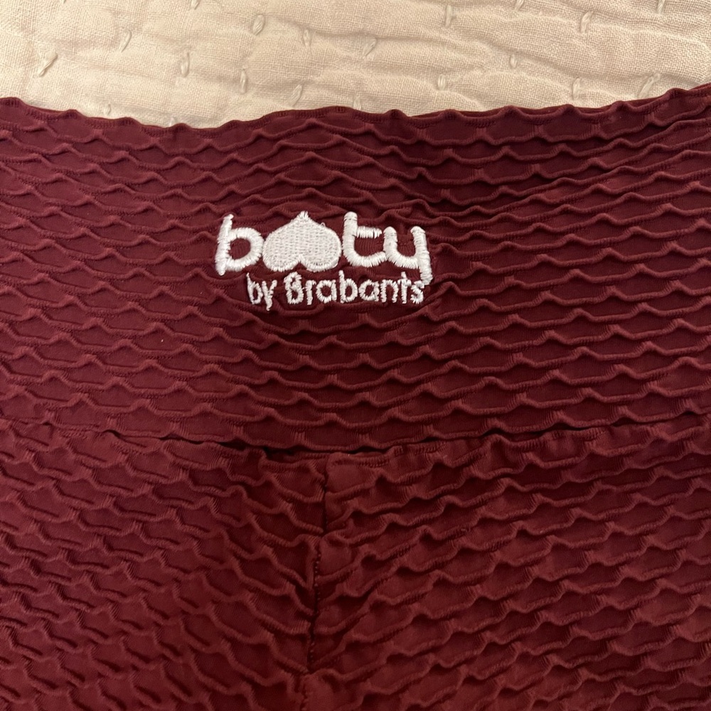 Merlot Croco Skin Cropped Leggings
